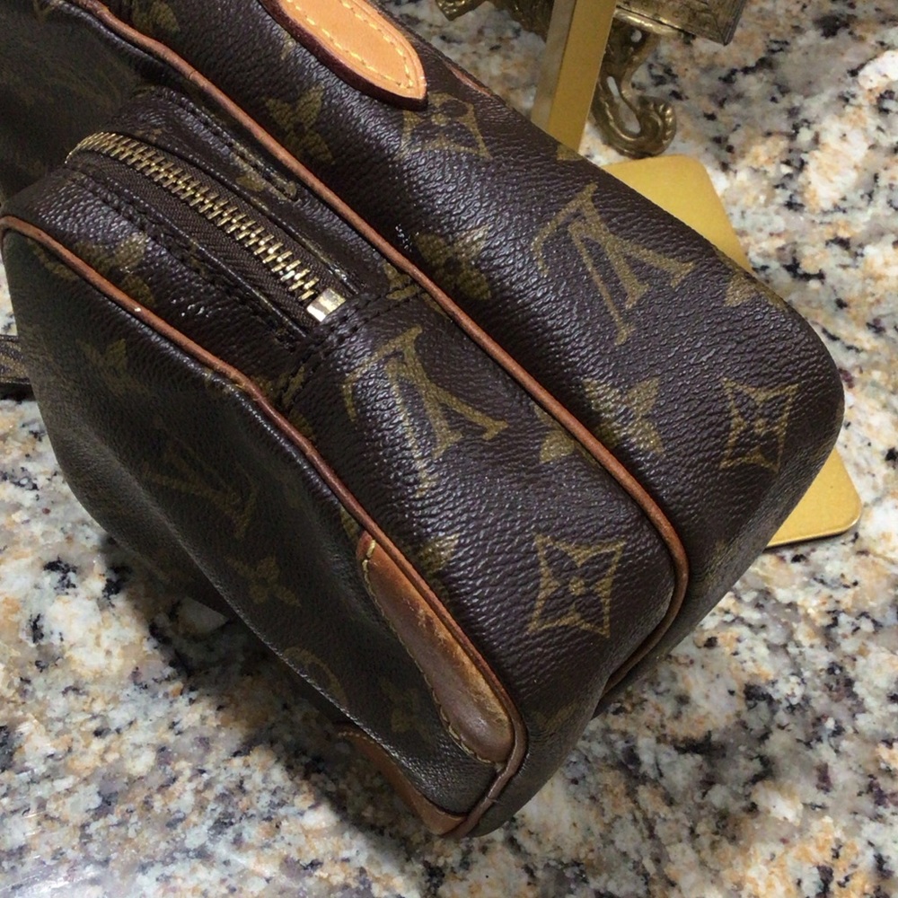 Louis Vuitton Vintage Amazon Monogram Crossbody Bag - Picture 6 of 15